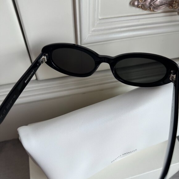 Gentle Monster Bandeone S Black Oval Sunglasses – Minimal Style, Like New main image 10